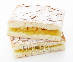 갓 수확한 국내산 제철 사과를 담은 자연의 맛...'빵' 출시