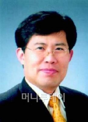 ▲윤창현 한국금융연구원장, 경제학 박사.