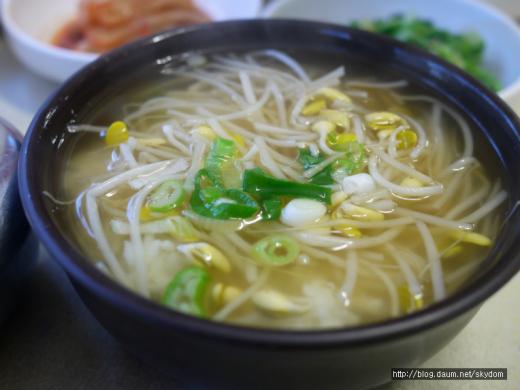 콩나물국밥이 정말 1500원? '착한' 가게들