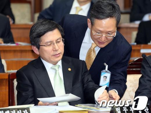 [사진]사법제도개혁특위 참석한 황교안 법무부장관