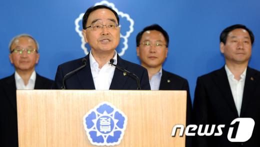[사진]모두 발언하는 정홍원 총리