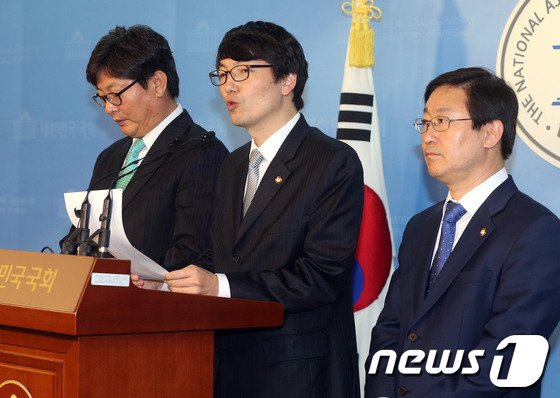 [사진]상설특검, 특별감찰관제 도입 무산 기자회견