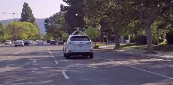 구글이 2017년 상용화를 목표로 개발 중인 '자율주행자동차'/사진=유튜브 영상 캡쳐