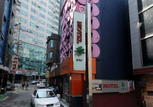 데이트비? 남자가 그래도 모텔비는 내야지 데이트비? 남자가 그래도 모텔비는 내야지