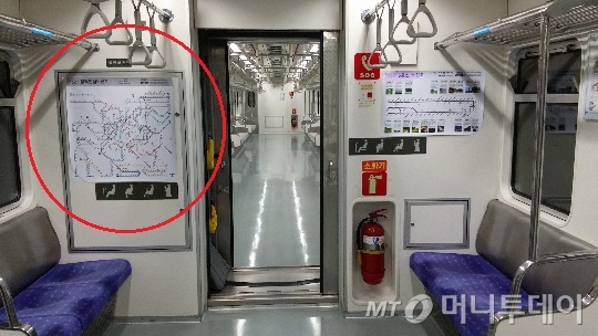 서울시가 장애인과 노인을 배려한 지하철 노선도를 부착한다고 11일 밝혔다.