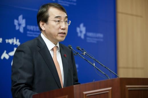 이석준 미래창조과학부 제1차관이 28일 오전 경기도 과천시 관문로 정부과천청사 미래부 기자실에서 2015년도 미래부 업무계획 관련 브리핑을 하고 있다/사진=미래부