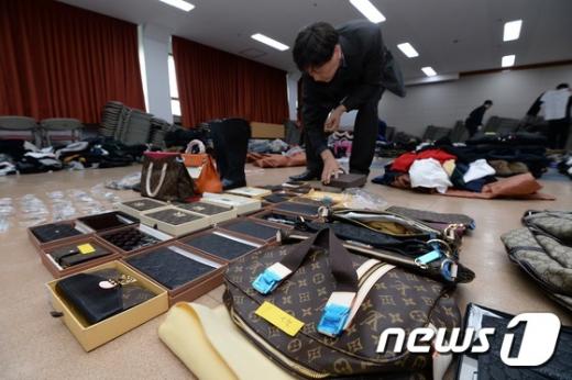 사진]'남대문·동대문에서 압수한 짝퉁' - 머니투데이