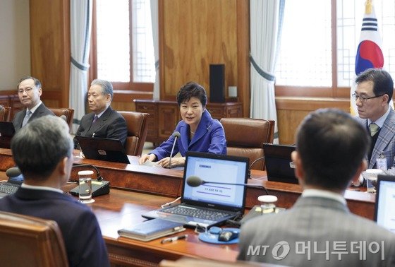 朴 대통령 "공무원연금·노동 개혁, 기한내 합의안 마련"