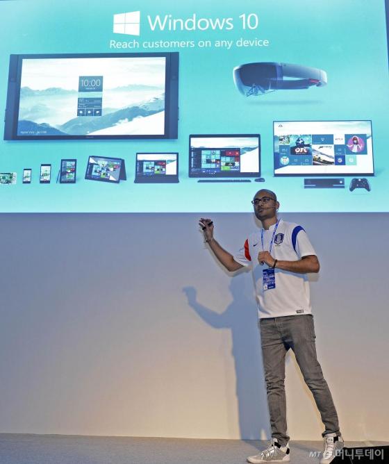 ����ũ�μ���Ʈ '���� 2015(BUILD 2015)' ���۷����� �ѱ� ��� ������ ���� ����� 1�� �ڿ���������Ƽ��Ż ȣ�ڿ��� 500���� �Ѵ� ���� ������ �� IT �������� ������ ��� ���ȴ�. /��������=�ѱ�����ũ�μ���Ʈ