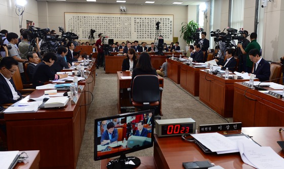 7일 국회 법제사법위원회 회의장에서 김현웅 법무부 장관 후보자 인사청문회가 열리고 있다. 2015.7.7/사진=뉴스1