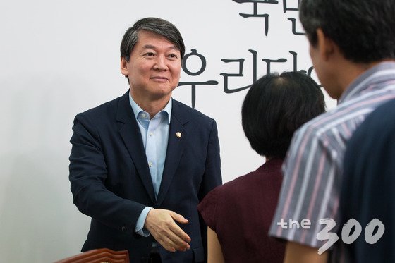 안철수 새정치민주연합 국민정보지키기위원장./뉴스1