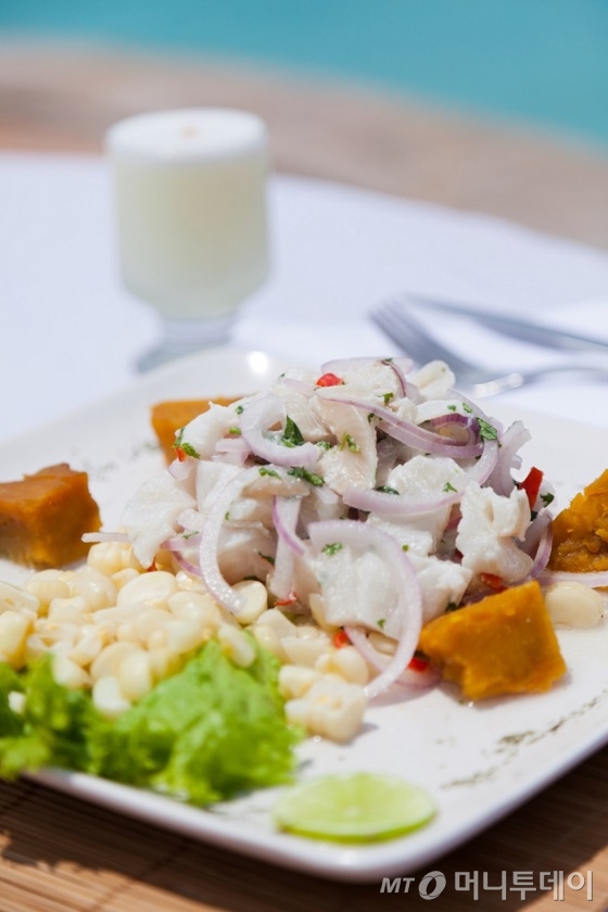 페루의 대표음식인 '세비체(Ceviche)'와 '피스코 사워(Pisco Sour)'/사진제공=페루관광청
