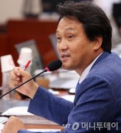 새정치민주연합 안민석 의원. 2015.9.21/뉴스1  