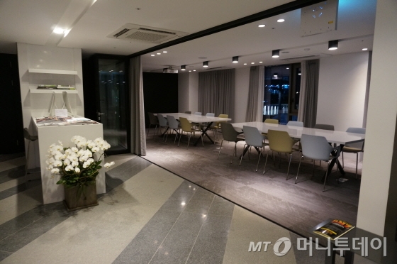 2층 비즈니스센터와 회의 공간/사진=이지혜 기자 