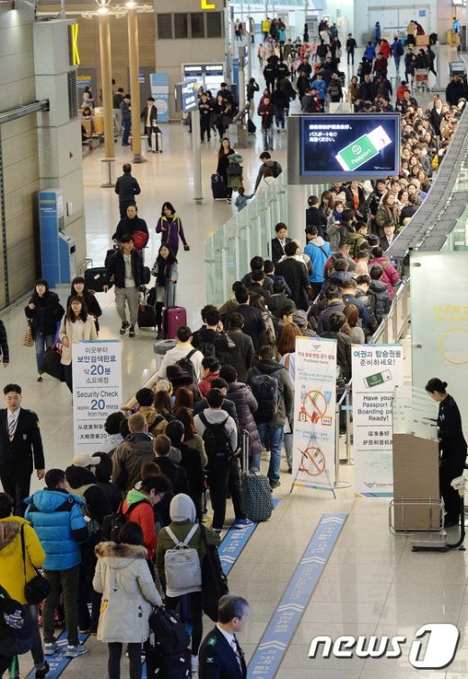 [사진]붐비는 인천공항 출국장