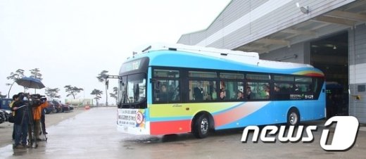 [사진]제주도에 시범운영될 전기버스 출고식 개최