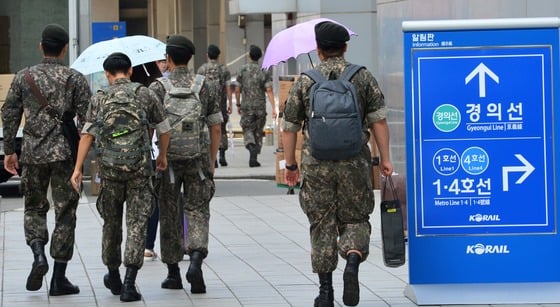 軍, 병 휴가비 인상·국군외상센터 건립 등 장병 복지에 예산 반영 - 머니투데이