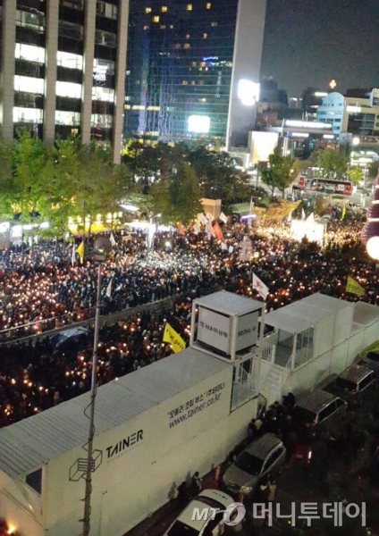 [사진]청계광장 가득 메운 시민들… '촛불집회'