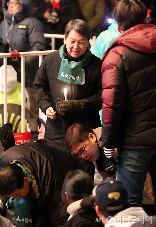 [사진]제5차 촛불집회 참석한 안철수 전 대표