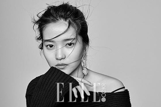 김태리 화보, 수수한 메이크업에도 빛나는 '고혹美' - 머니투데이