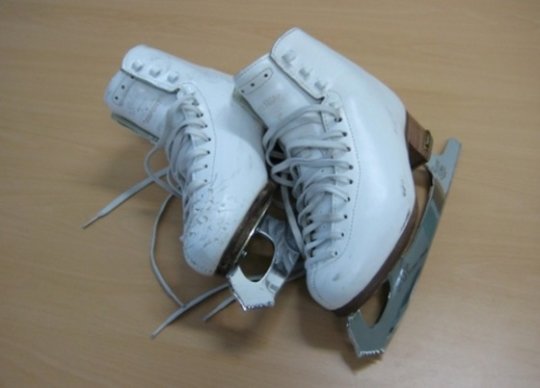 김연아 선수가 2010년 밴쿠버 올림픽에서 금메달을 획득할 당시 신었던 스케이트. /사진제공=문화재청