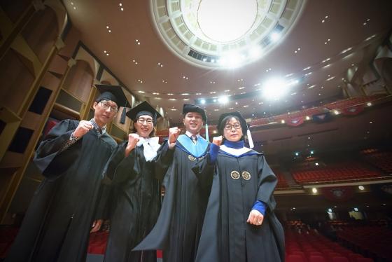 경희사이버대, 2016학년도 전기 학위수여식 개최 - 머니투데이 경희사이버대, 2016학년도 전기 학위수여식 개최 - 머니투데이