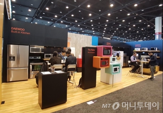 2017 IHS(International Home & Housewares Show) 동부대우전자 전시관 전경 /사진제공=동부대우전자