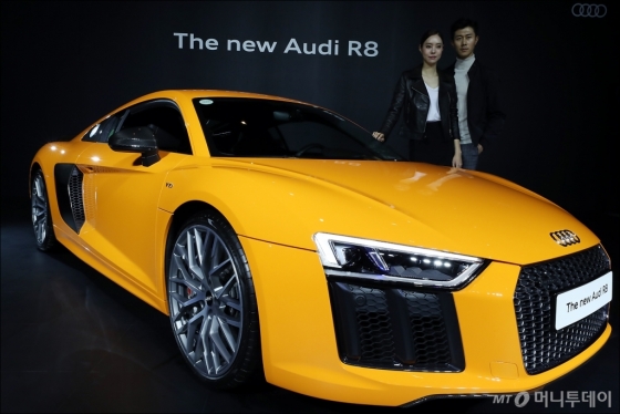 [사진]아우디 '더 뉴 R8 V10 플러스 쿠페로 국내 판매 재시동'