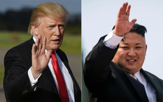 도널드 트럼프 미국 대통령(오른쪽)과 김정은 북한 노동당 위원장. 미국은 지난 20일 북한을 '테러지원국'으로 재지정했다. /AFPBBNews=뉴스1