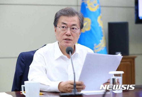 【서울=뉴시스】전신 기자 = 문재인 대통령. 2017.10.23.   photo1006@newsis.com  