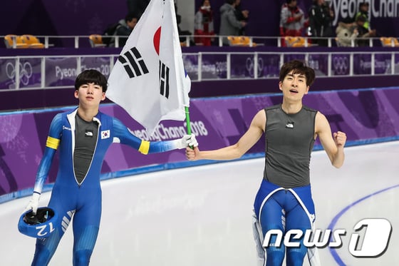 文대통령, 빙상 매스스타트 金이승훈·銀김보름에 文대통령, 빙상 매스스타트 金이승훈·銀김보름에