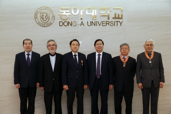 동아대 정년퇴직 교수 9명, 정부포상 받아 - 머니투데이
