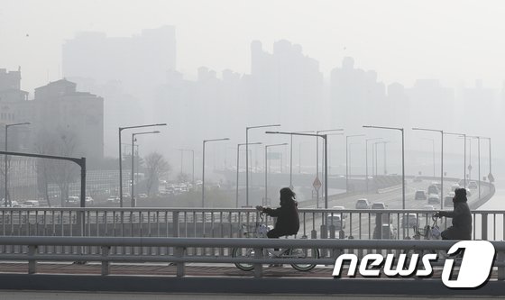 [사진]'잿빛 서울 하늘'