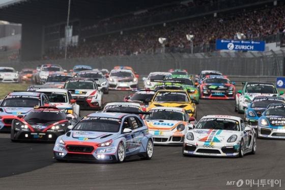  12Ϻ 13ϱ  θũ Ŷ  θũ 24 ̽(ADAC Zurich 24h Race)    ù Ǹſ  i30 N TCR/= 