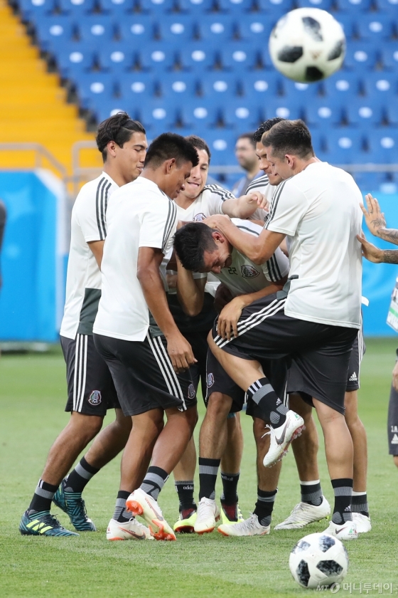 사진여유로운 멕시코 축구대표팀 - 머니투데이