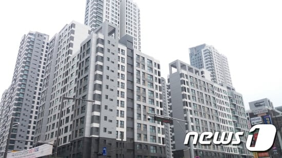 분양면적 3.3㎡당 1억원을 돌파한 반포 아크로리버파크 전경./사진=뉴스1