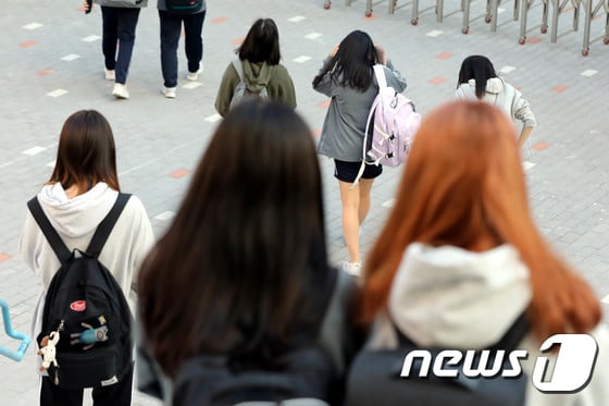 [사진]서울 중·고교생 두발규제 폐지 '파마·염색도 가능'