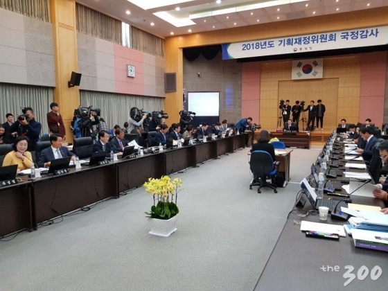 [국감]'통계논란'에 두번 우는 통계조사원…'최저임금 받고 자비로 구역관리'