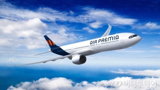 에어프레미아가 국토교통부의 요청에 따라 지난달 12일에 이어 두번째로 국제항공운송사업자 면허 신청서를 제출했다.