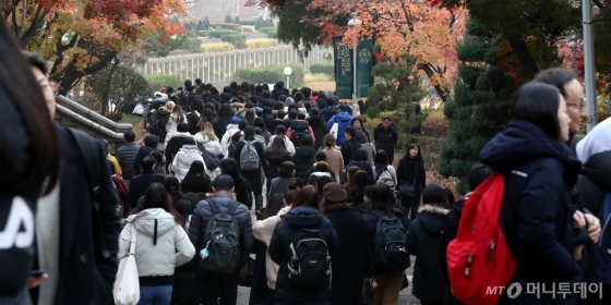 [사진]논술인파 몰린 이화여대