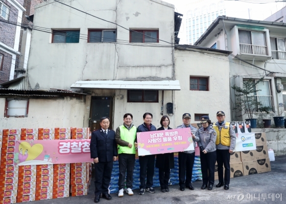 [사진]농협-경찰청, 남대문 쪽방촌 공동봉사활동