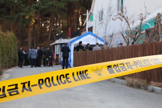 18일 강원 강릉시의 한 펜션에서 고등학교 3학년 남학생 10명이 단체로 숙박하던 중 숨지거나 의식을 잃은 채로 발견됐다./사진=뉴스1