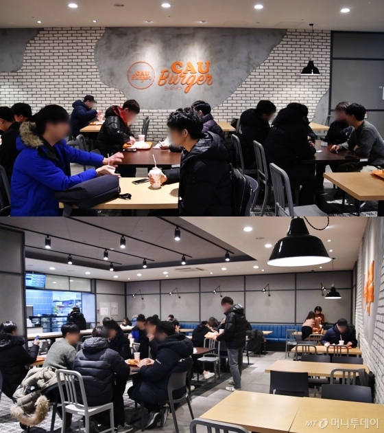 점심시간이 되자 방학 중임에도 학생들로 가득 찬 카우버거 내부. /사진=이상봉 기자