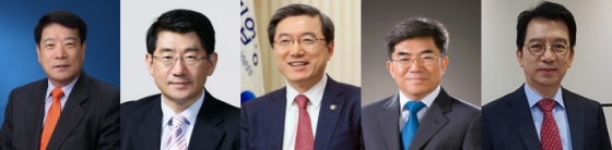 사진 왼쪽부터 박상희 미주철강 회장(전 중소기업중앙회장), 임채운 서강대 교수(전 중소기업진흥공단 이사장), 주영섭 고려대 석좌교수(전 중소기업청장), 윤병섭 한국중소기업학회 부회장(서울벤처대학교대학원 교수), 이정희 중앙대 경제학부 교수.