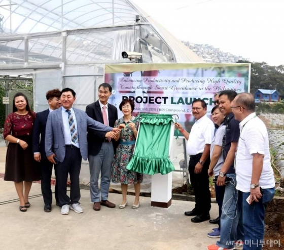 ���� 8�� �ʸ��� �ٱ���� �Ĺ���������� �ѱ�,�ʸ��� �籹 ������ 400������ ������ ��� �ѱ�������Ʈ���� '�ʸ��� �丶�� �ü���' �������� ���ȴ�./����=EPIS