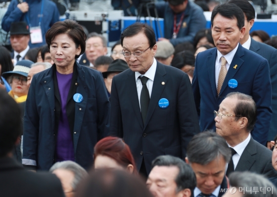 [사진]4.19 혁명 59주년 기념식 참석하는 이해찬 대표