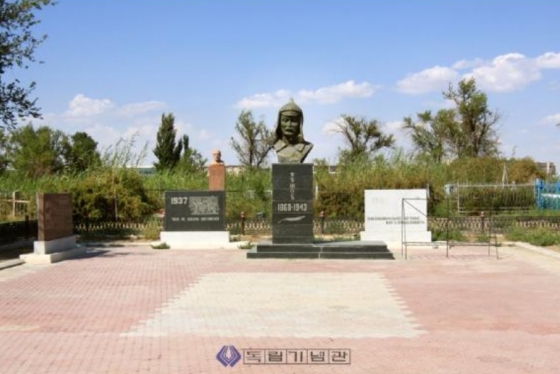 카자흐스탄 키질오르다에 있는 홍범도 장군의 묘소/사진=독립기념관