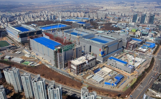 삼성전자 화성캠퍼스 EUV(극자외선)노광장비 생산라인. /사진제공=삼성전자