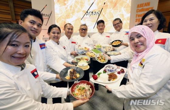 ������=���ý������¹� ���� = 28�� ���� ���� �ڿ������� ���� 2018 �ڿ��� Ǫ����ũ(���ﱹ����ǰ�����) �Ƽ��� ������������ �±�, ��Ʈ�� �� �Ƽ��� 10���� ���� �������� ��� ���ϰ� �ִ�. 2018.11.28.  kkssmm99@newsis.com  <���۱��ڨ� ������� ���ý���Ż�. ��������-����� ����.>