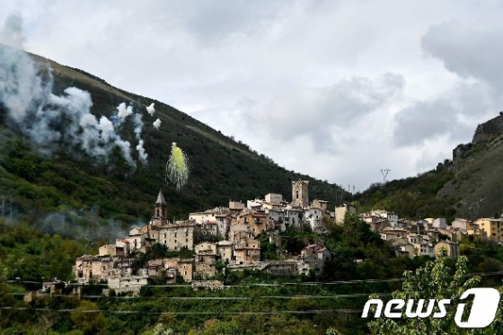 ÄíŬ·Î ¸¶À» Àü°æ © AFP=´º½º1